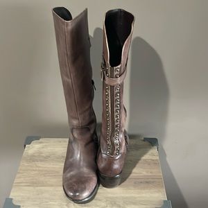 women’s size 9 Arturochiang Boot